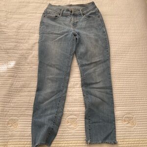 Mid Rise Ankle Jeans